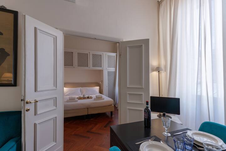 Seta spacious apartment next to the Duomo gallery image 2