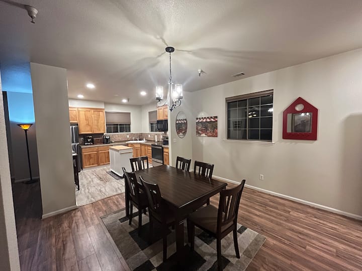 Lovely one bedroom upstairs fully furnished apt Apartments for Rent