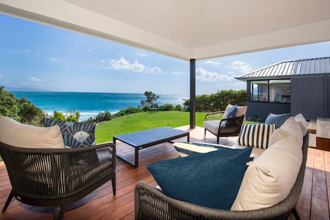 Escape -Luxury Absolute Beachfront Holiday Home