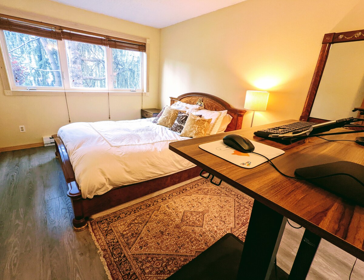 Dhomë gjumi kryesore me krevat dopio "queen" olimpik.