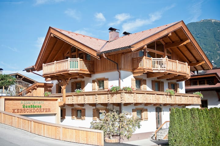200 m² apartment house for up to 16 guests