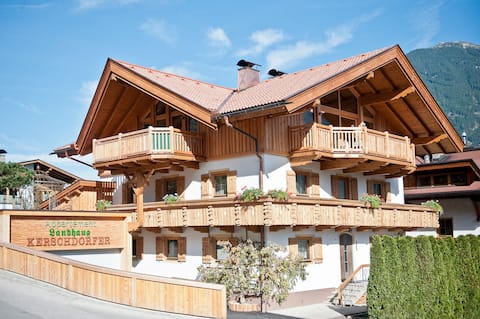 200 m² apartment house for up to 16 guests