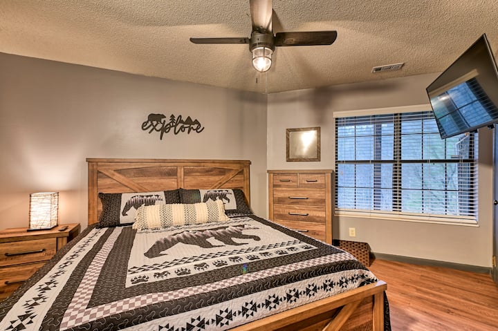 This bedroom has a queen bed, closet and flat panel smart television 
Dollywood Gatlinburg Sevierville Pigeon Forge Smoky Mountains