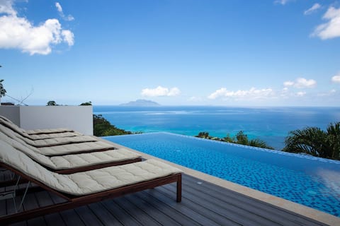 Paradise Heights Stunning View 1 Bed Apt with Pool