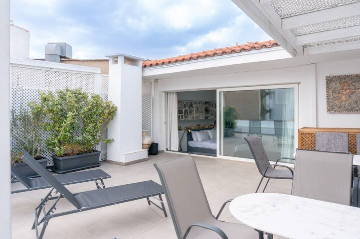 Afrodite’s Mansion in Plaka by JJ Hospitality gallery image 2