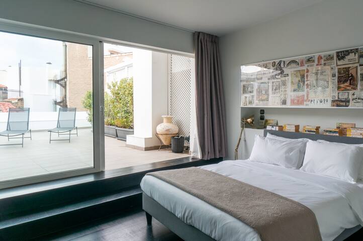 Afrodite’s Mansion in Plaka by JJ Hospitality gallery image 3