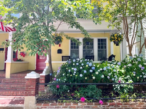 Historic & sunny home steps from USNA/downtown