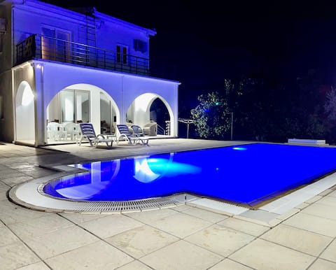 Entire 3 Bedroom Villa in Catalkoy/Kyrenia (Girne)