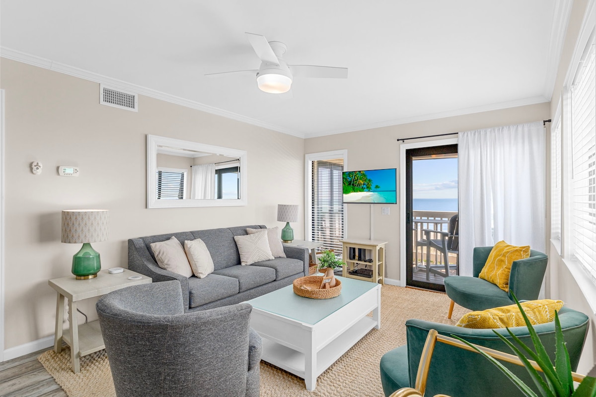 Top Airbnb: Oceanfront Penthouse Exclusive Beach, Pool&Hot Tub in Myrtle Beach