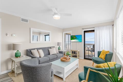 Top Airbnb: Oceanfront Penthouse Exclusive Beach, Pool&Hot Tub in Myrtle Beach