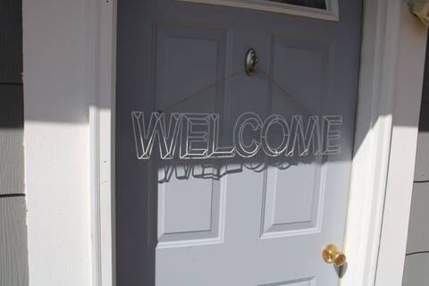 Boone's Bodacious Bungalow - A Cozy 2 Bedroom Stay