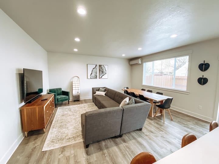 Cheerful 4-bedroom Townhouse - Oregon