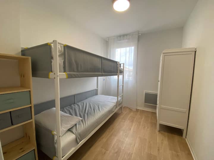 Vitanda vya ghorofa 90
