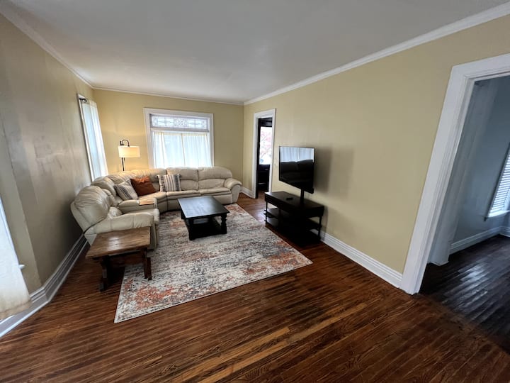 Spacious Colonial Style House - Dt Geneva - Geneva, NY