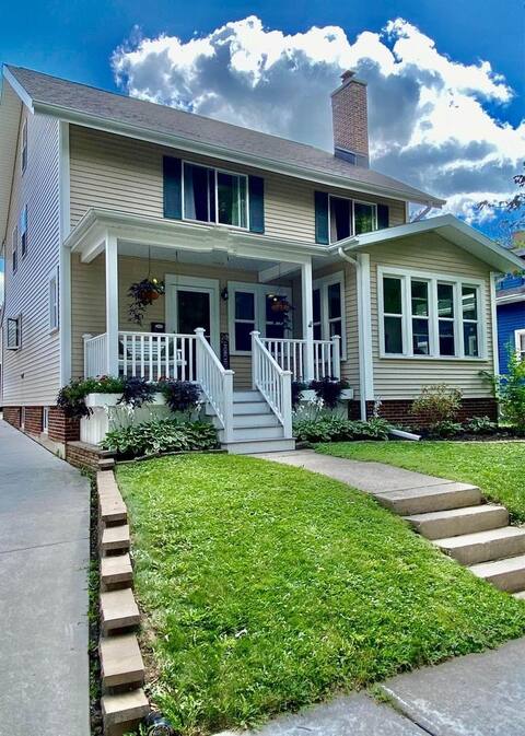 Selma House-4 BR+2Ba, Pool by Road America/Golf