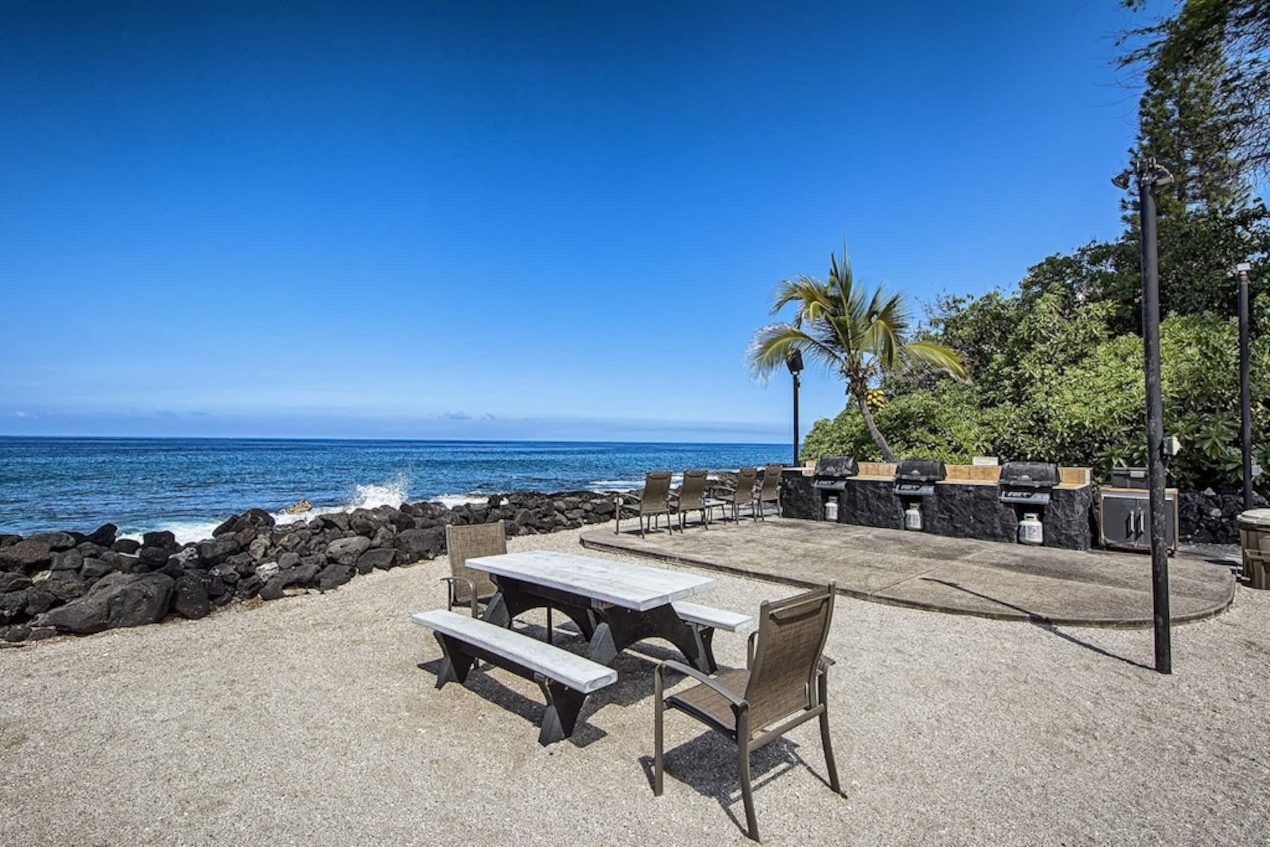 Condo in Kailua-Kona · ★4.98 · 1 bedroom · 1 bed · 1 bath - Image 26