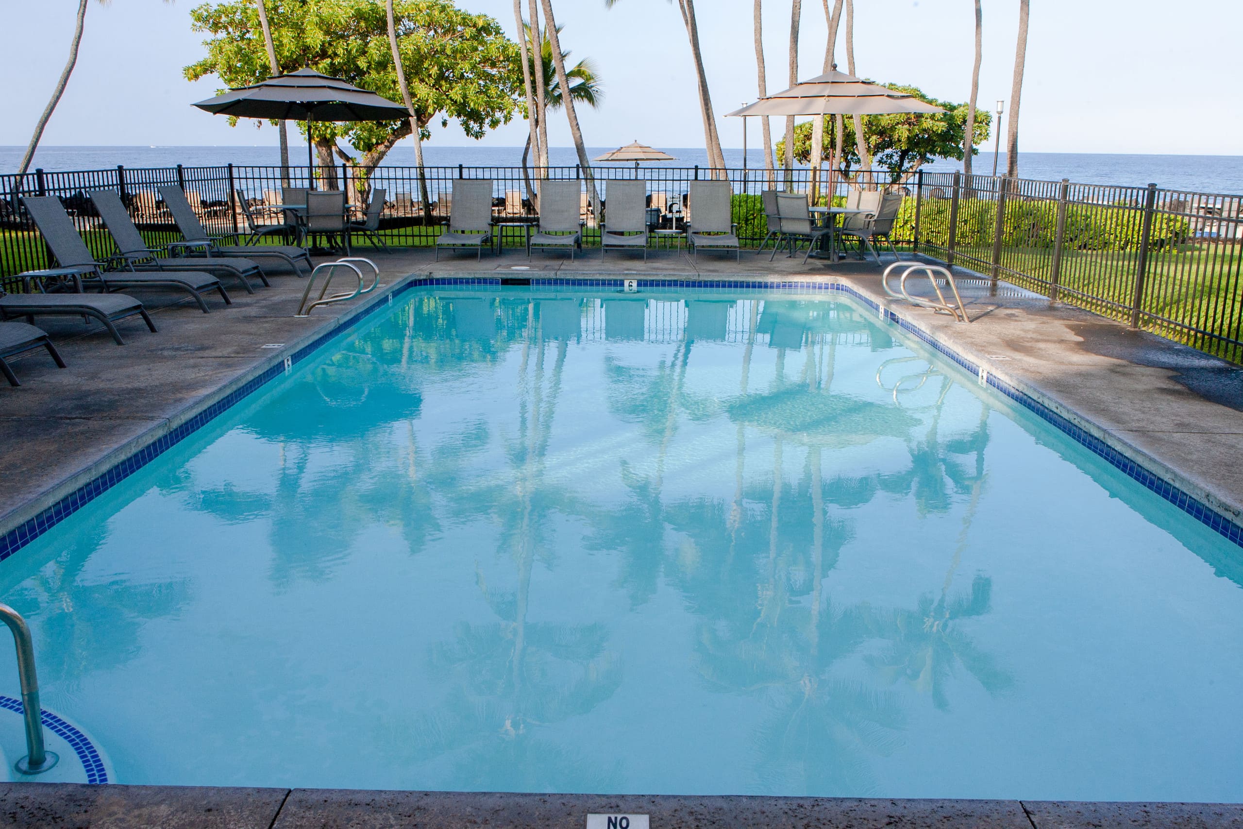 Condo in Kailua-Kona · ★4.98 · 1 bedroom · 1 bed · 1 bath - Image 14