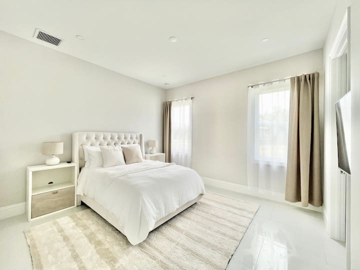 Dormitorio con cama de matrimonio XL