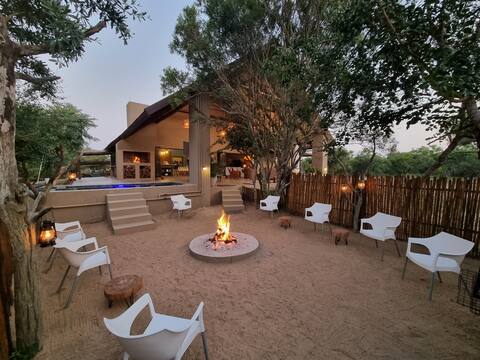 Self Catering Luxury House in Big 5 Game Reserve