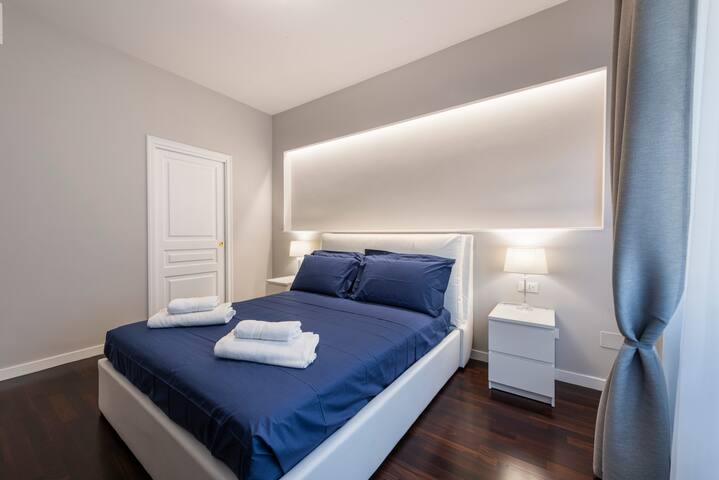 Firenze Rentals Luxury Ponte Vecchio II gallery image 5