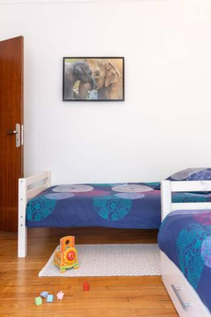 Пријатна спална соба