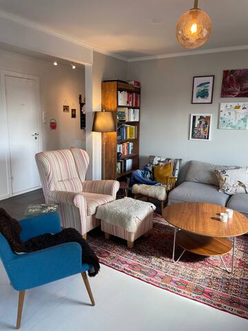 Nydelig rekkehus med sjøutsikt, balkong og hage gallery image 3