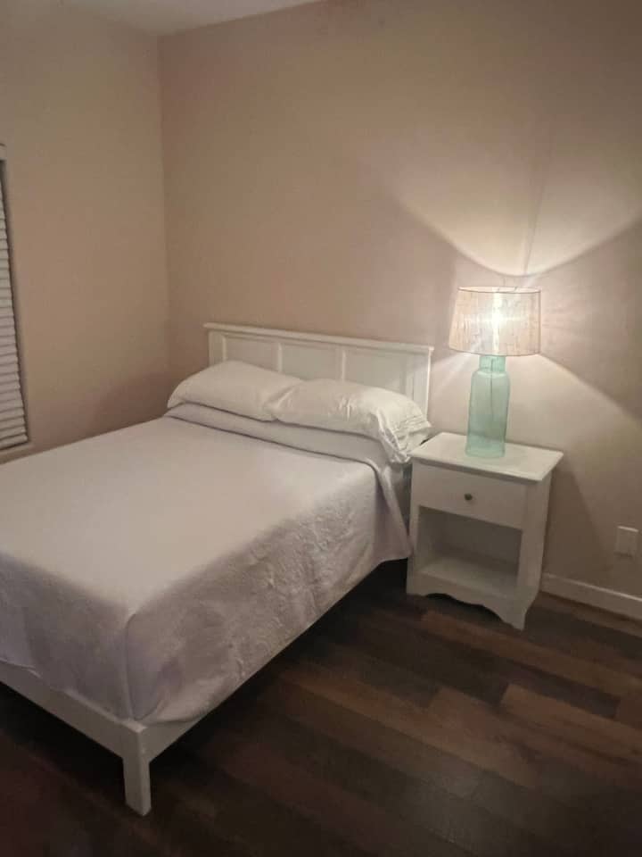 Cozy and spacious 1 bedroom casita. Guest suites for Rent in