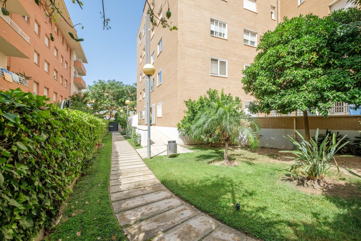 Exterior image 3 at Miraparc Salou in Tarragona