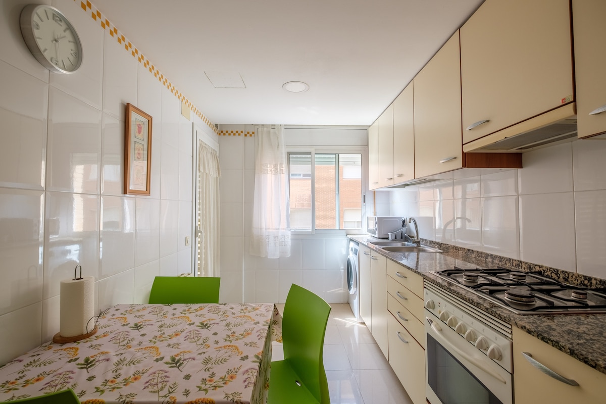 Kitchen. at Miraparc Salou in Tarragona