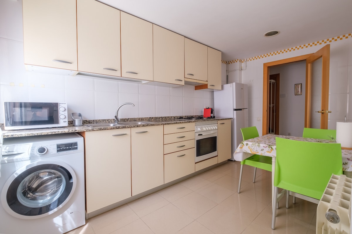 Kitchen. at Miraparc Salou in Tarragona
