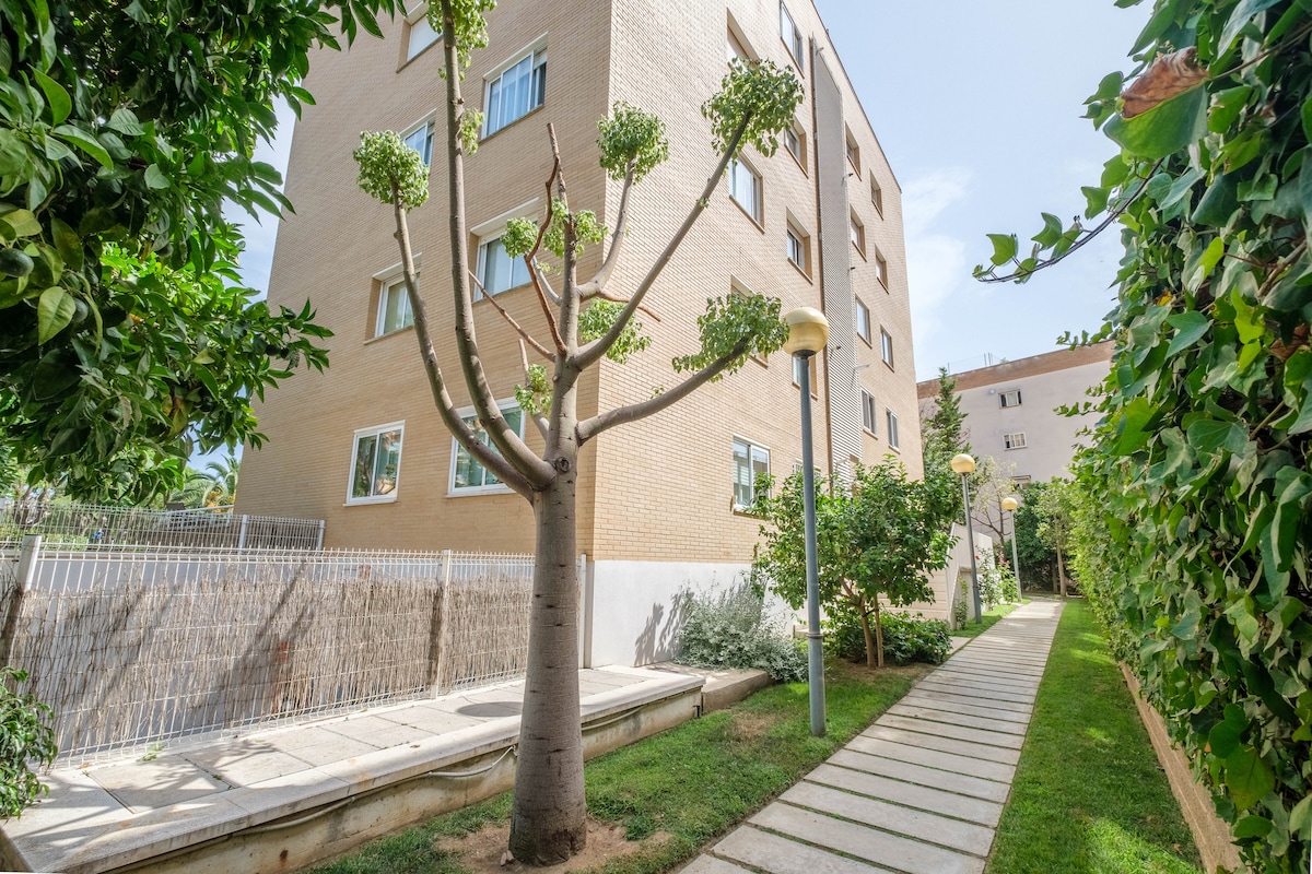 Exterior image 4 at Miraparc Salou in Tarragona