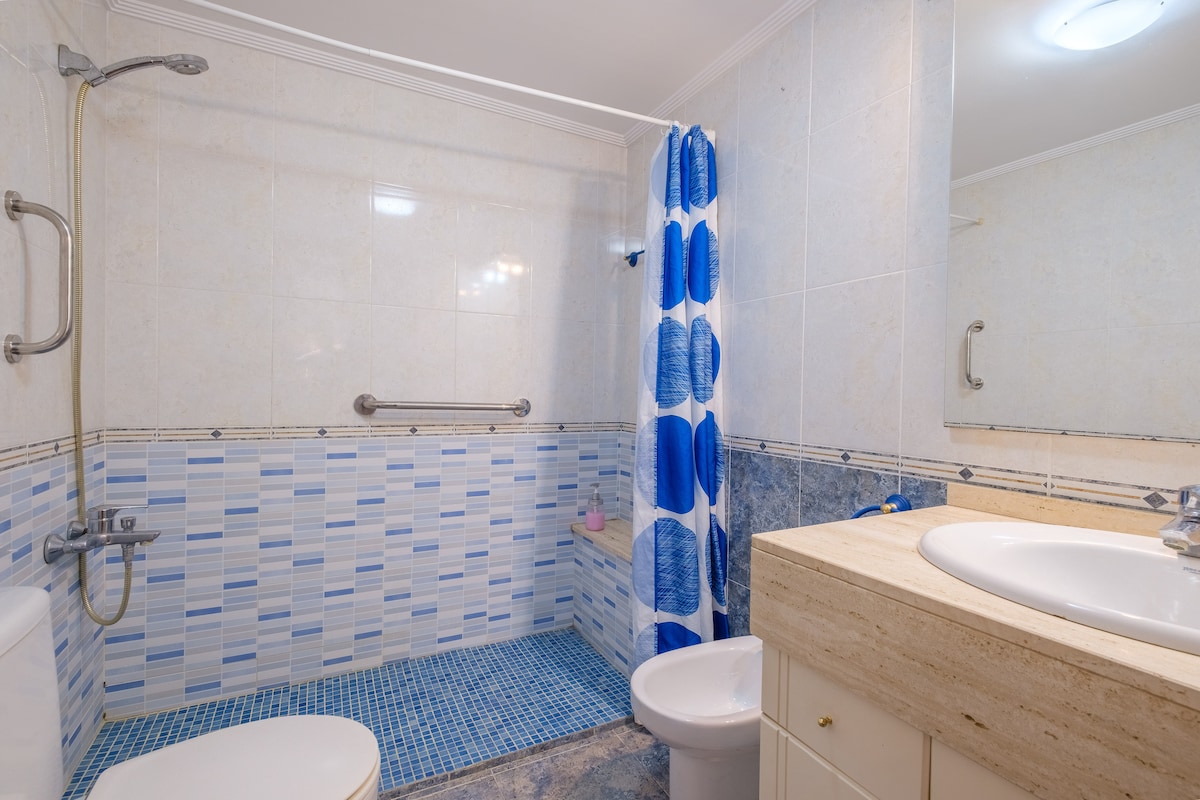 Bathroom at Miraparc Salou in Tarragona