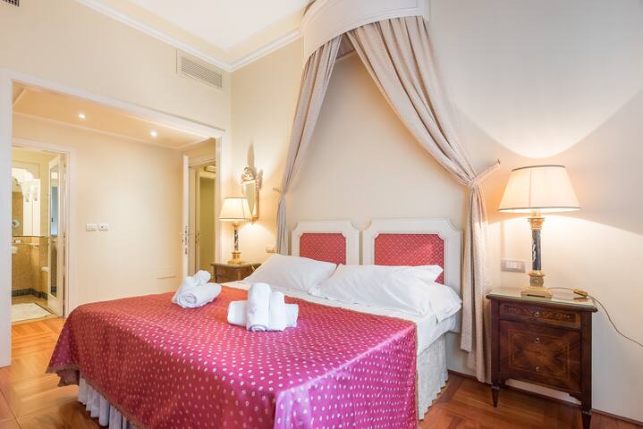 Hidden Gem in Piazza Signoria (2)