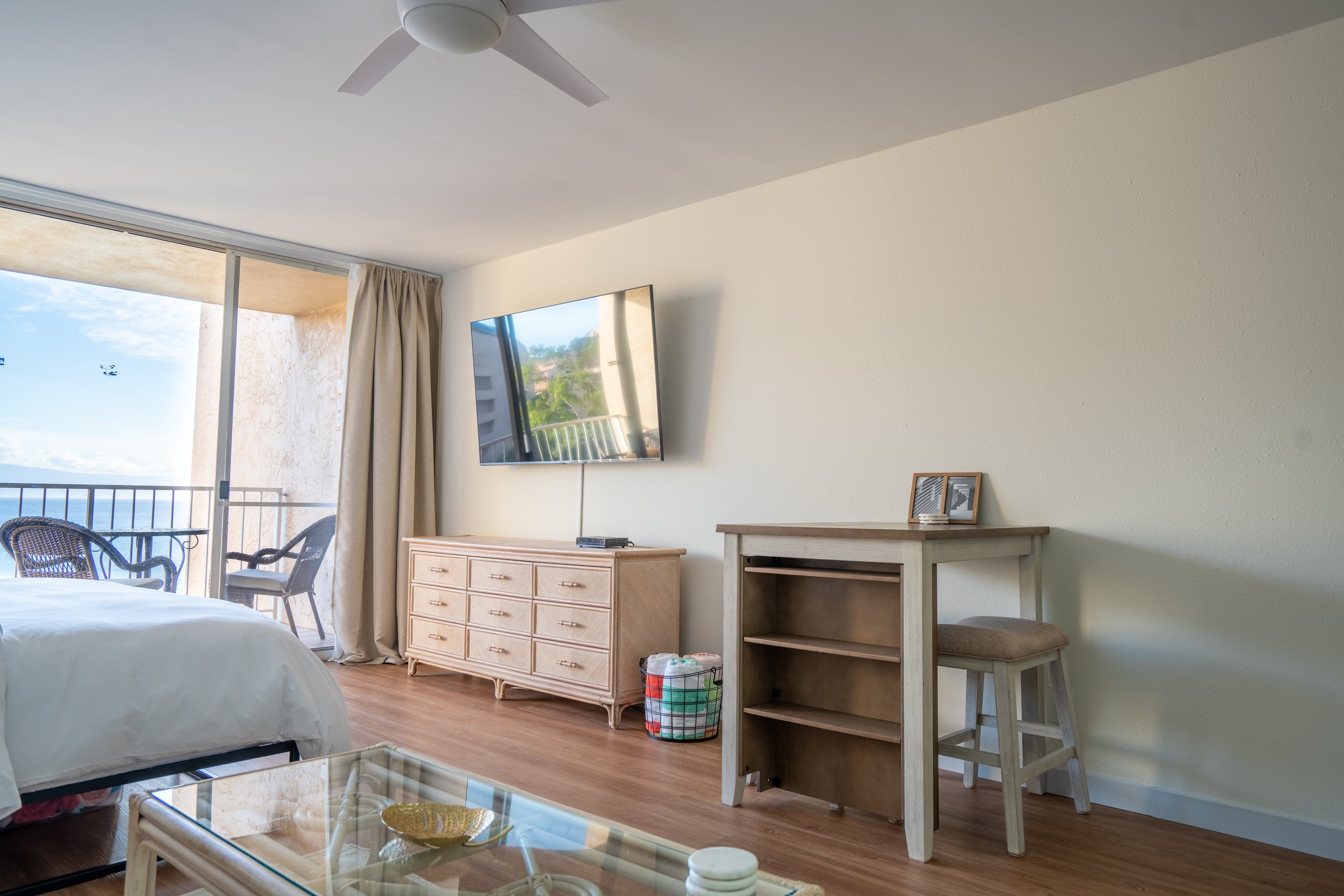 Condo in Lahaina · ★4.91 · Studio · 1 bed · 1 shared bath - Image 4
