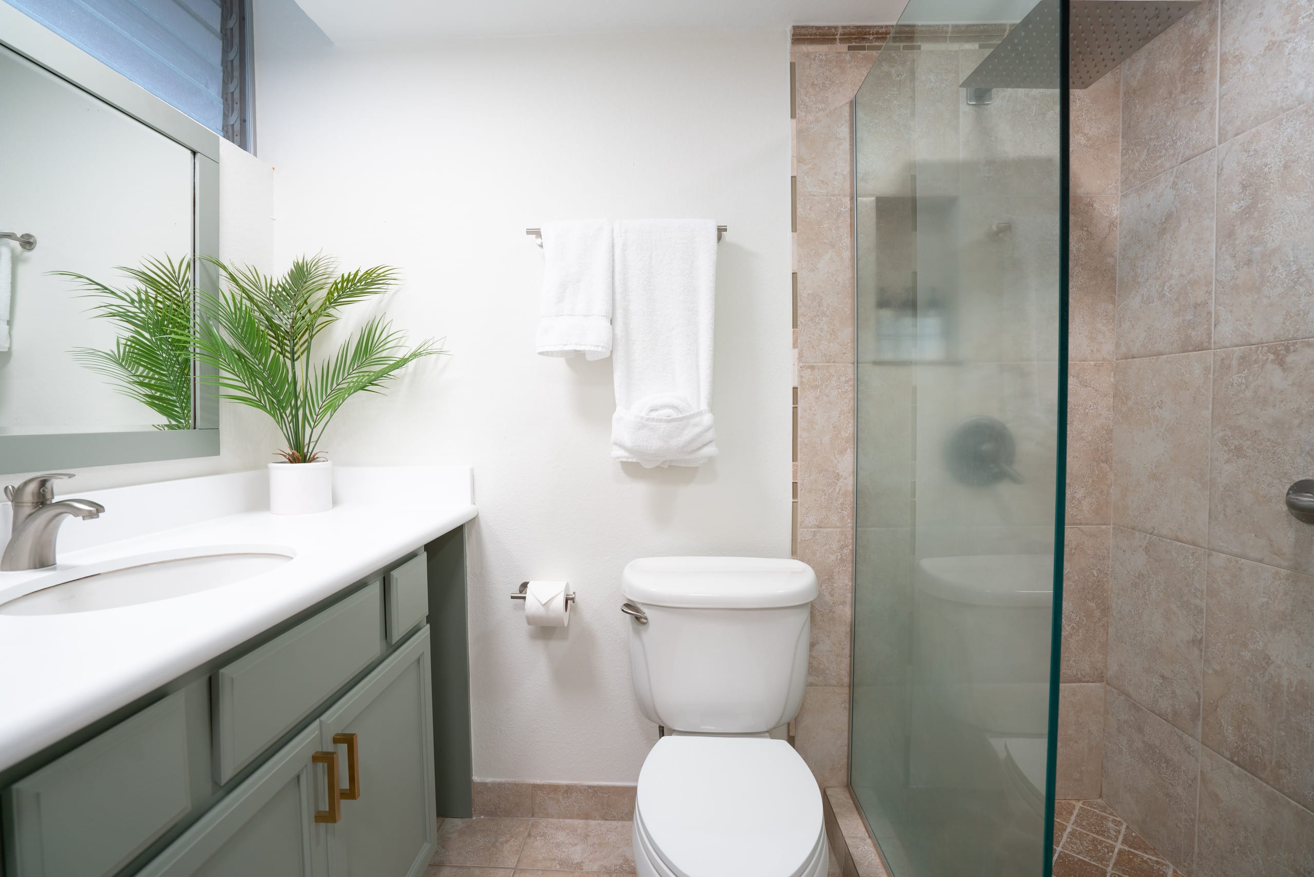 Condo in Lahaina · ★4.91 · Studio · 1 bed · 1 shared bath - Image 10