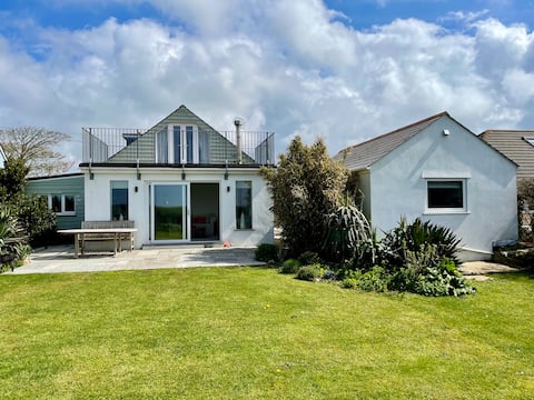 Alpha - Beautiful family holiday home with views