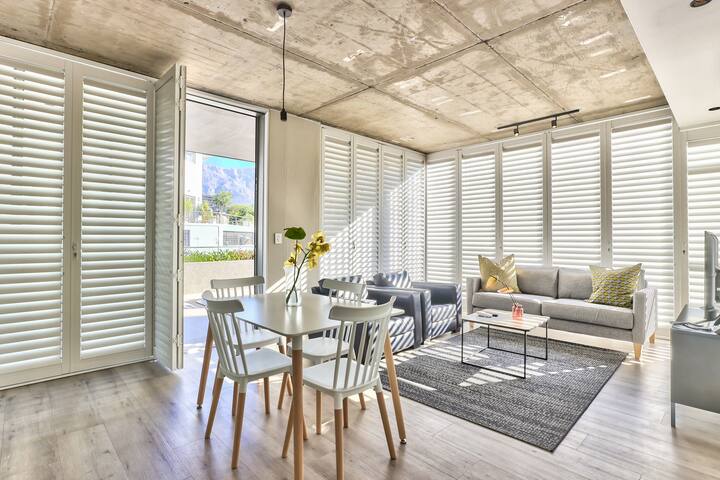 Ultra Modern Two Bedroom Apartment gallery image 2