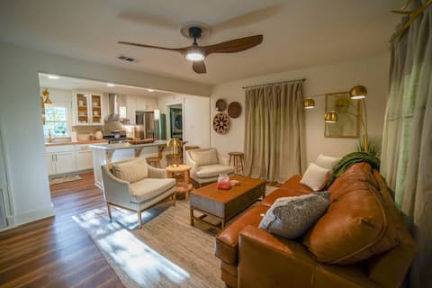 Camelia Cottages: The Faulkner