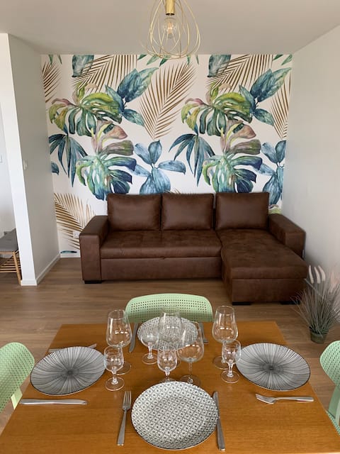 Top performing Airbnb: Beautiful beachfront apartment in Dunkirk