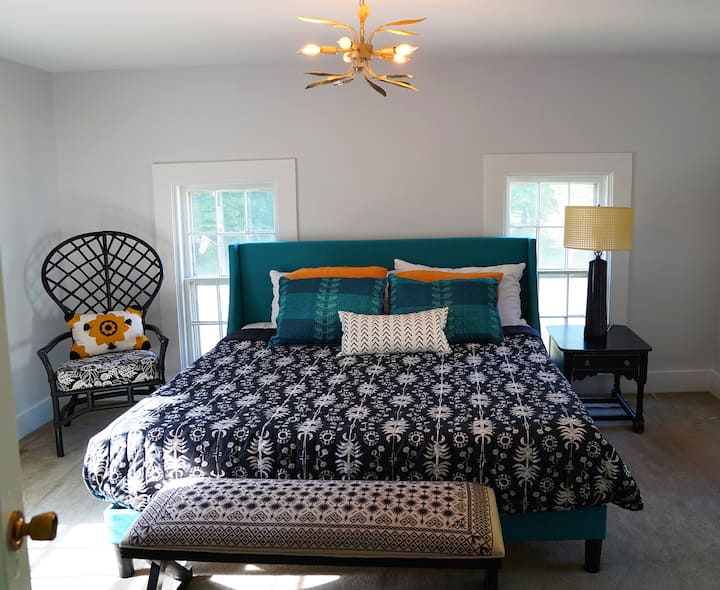 Room 1. King bedroom