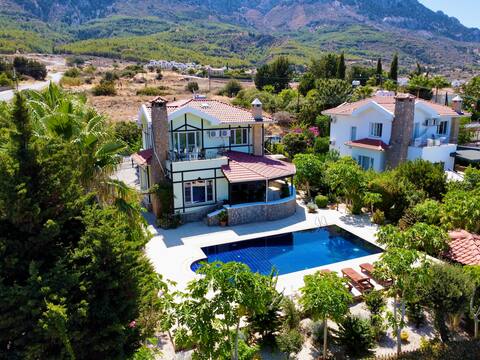 4 Bedroom Deluxe Villa with Mountain and Sea View