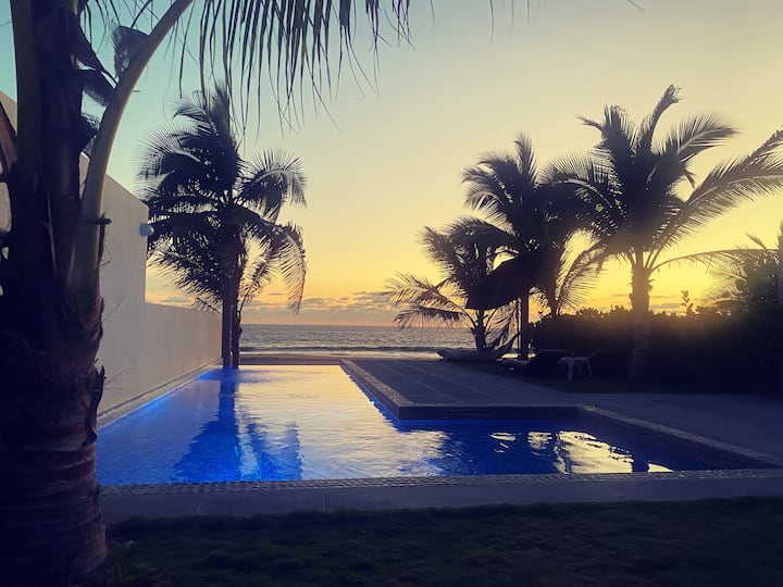 Casa Cielo de Arena / Private Beachfront Home