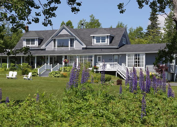 Charming Inn room with private deck and enterance Boutique hotels for