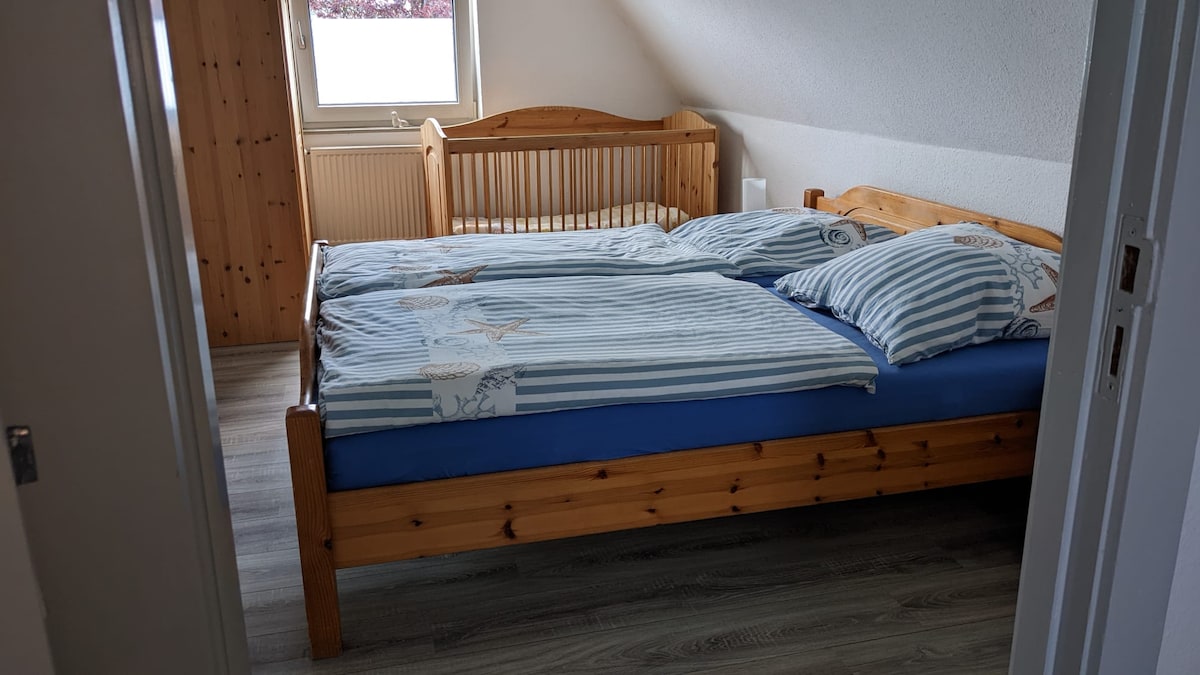 Chumba kikubwa cha kulala (ghorofani)