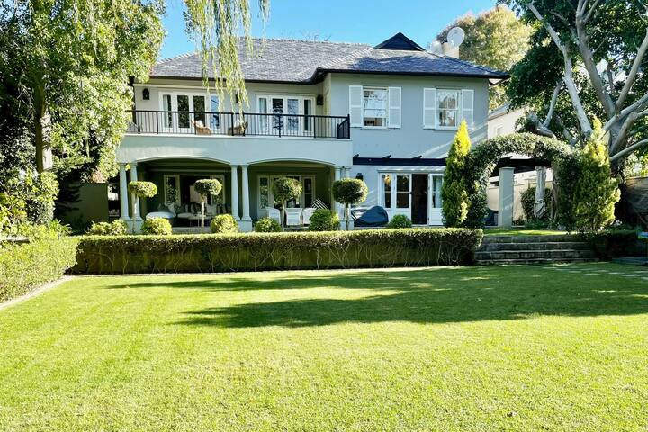 Beautiful family home in Constantia