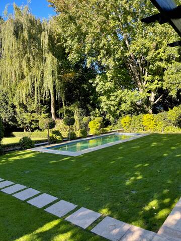 Beautiful family home in Constantia gallery image 5