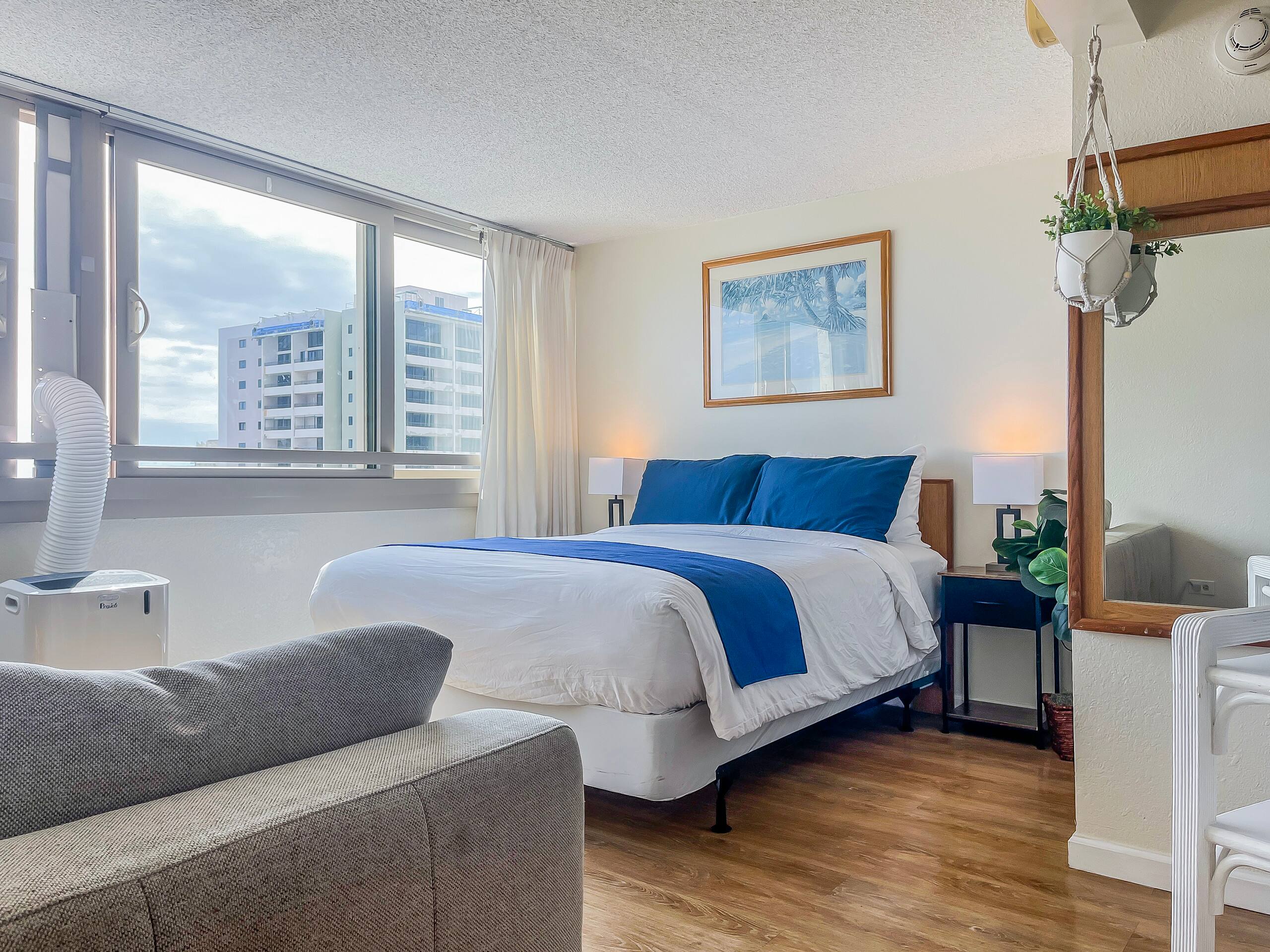 Condo in Honolulu · ★4.74 · 1 bedroom · 3 beds · 1 private bath - Image 10