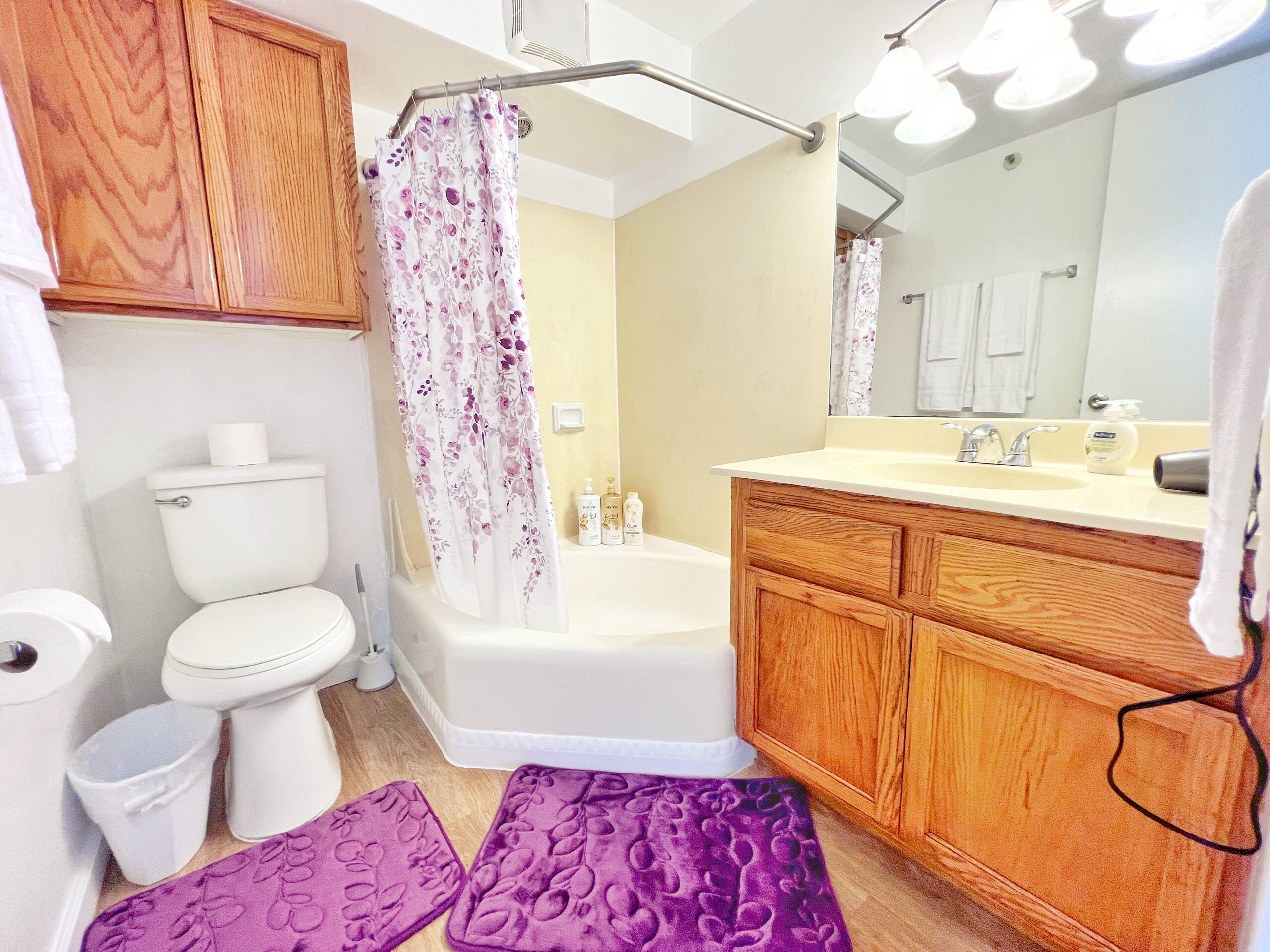 Condo in Honolulu · ★4.74 · 1 bedroom · 3 beds · 1 private bath - Image 29