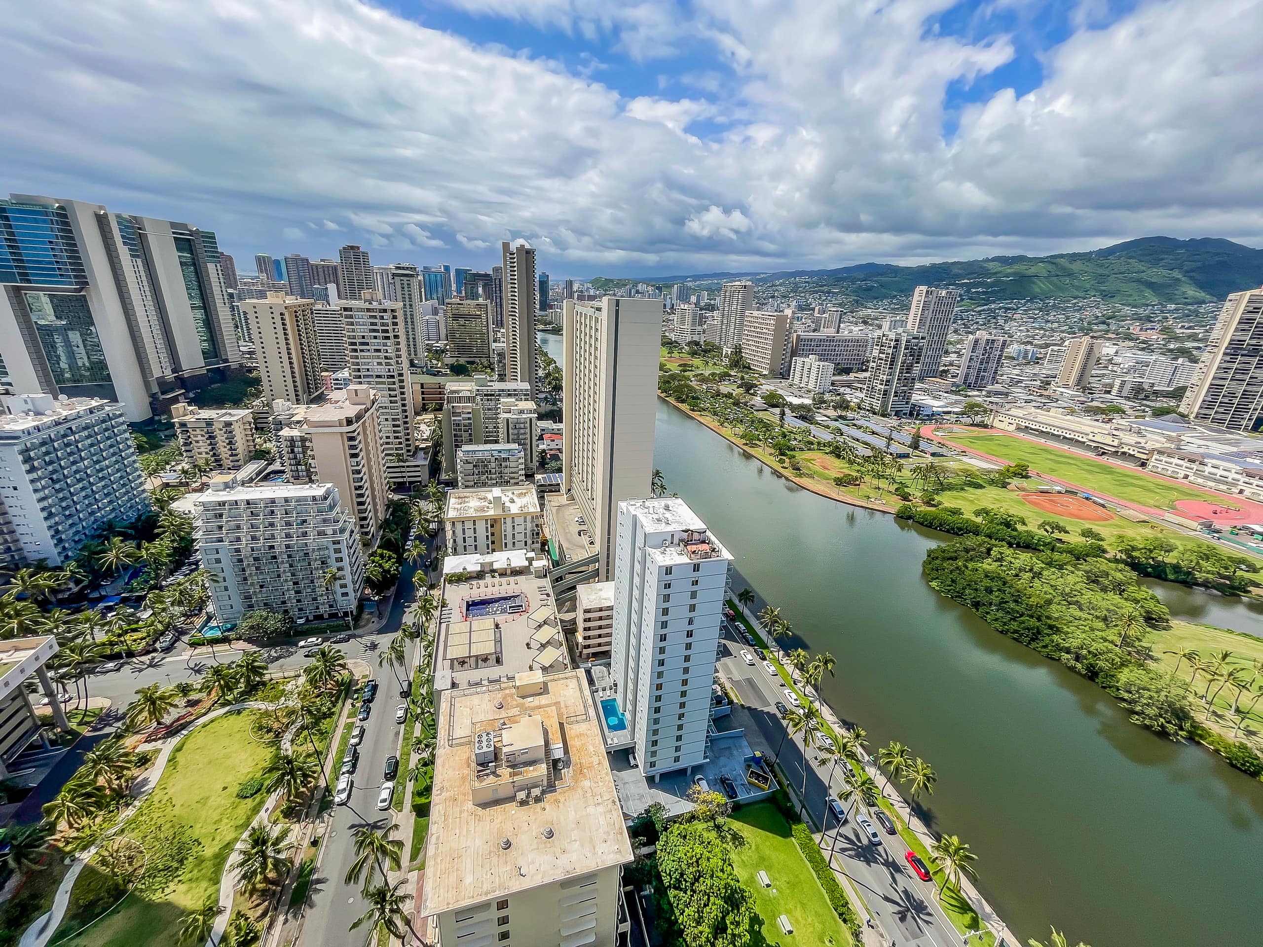 Condo in Honolulu · ★4.74 · 1 bedroom · 3 beds · 1 private bath - Image 25