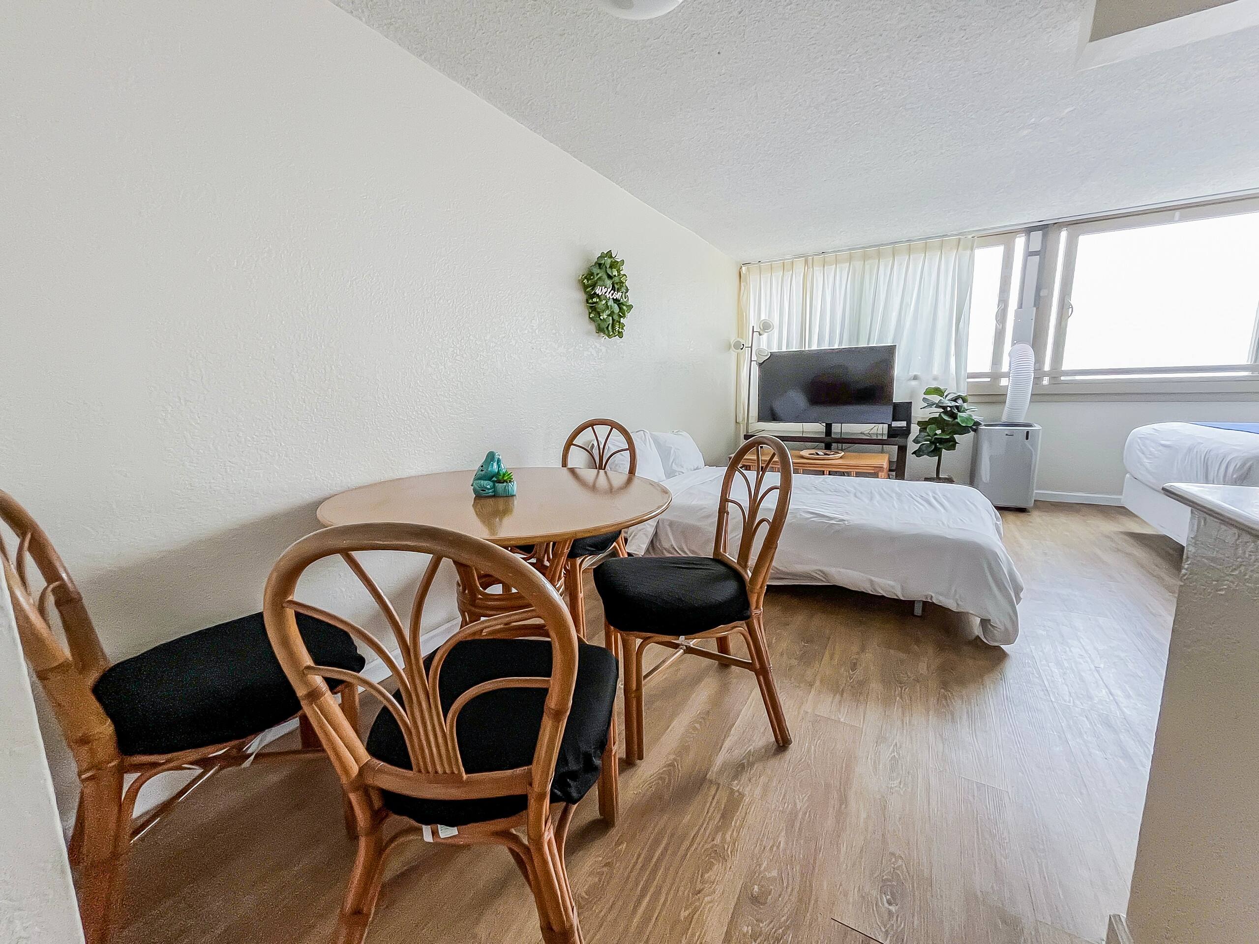 Condo in Honolulu · ★4.74 · 1 bedroom · 3 beds · 1 private bath - Image 14
